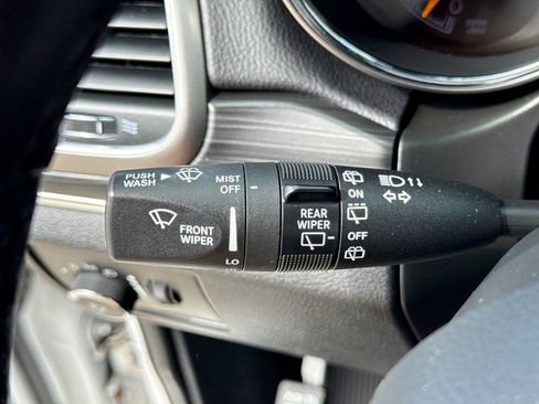 Used 2020 Jeep Grand Cherokee Limited AWD/4WD image 25