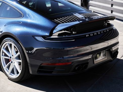 Used 2020 Porsche 911 Carrera 4S w/ Premium Package AWD/4WD image 9