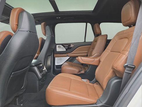 Used 2022 Lincoln Aviator Reserve w/ Equipment Group 201A image 15