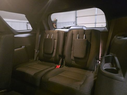 Used 2018 Ford Explorer XLT AWD/4WD image 21