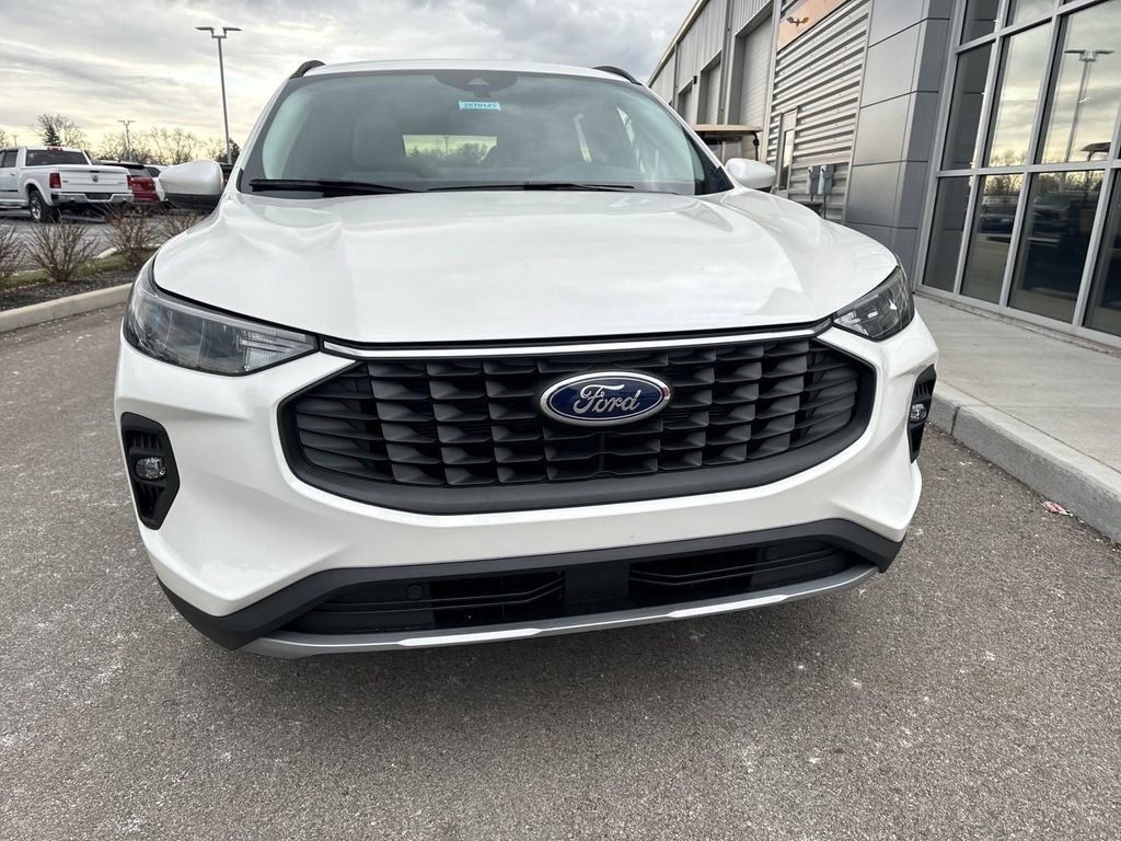 New 2025 Ford Escape SE FWD image 8