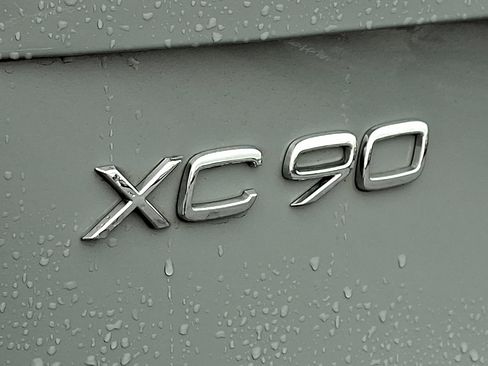 New 2025 Volvo XC90 B6 Plus w/ Protection Package image 14