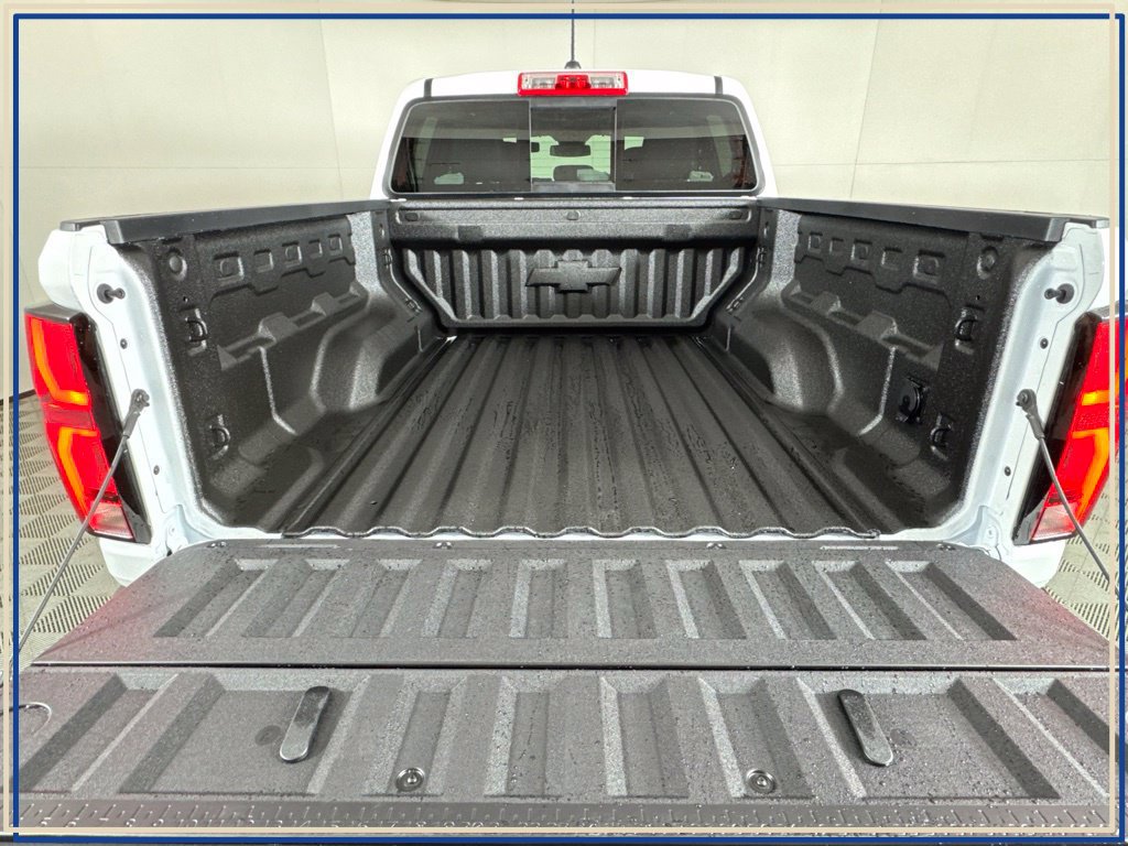 New 2026 Chevrolet Colorado ZR2 w/ Technology Package AWD/4WD image 11