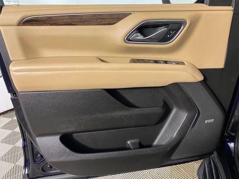 Used 2023 Chevrolet Tahoe Premier AWD/4WD image 11