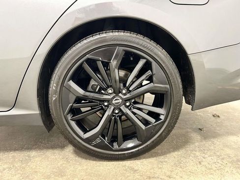 Used 2024 Nissan Altima 2.5 SR FWD image 7