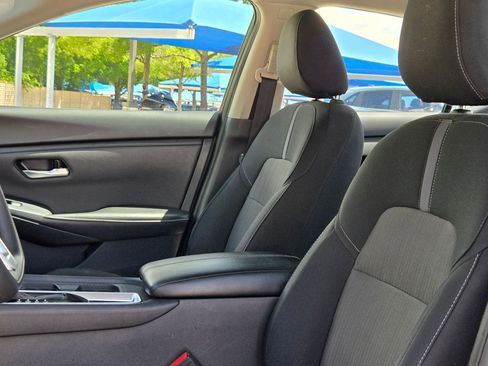 Used 2024 Nissan Sentra SV FWD image 13