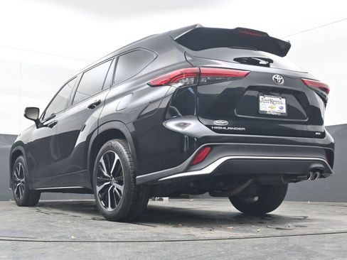 Used 2022 Toyota Highlander XSE image 30