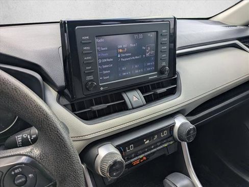 Used 2020 Toyota RAV4 XLE AWD/4WD image 11