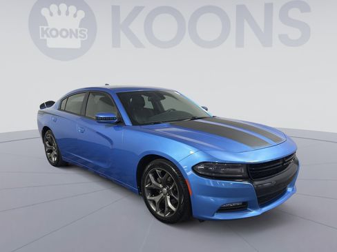 Used 2015 Dodge Charger SXT image 10