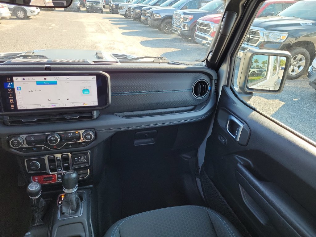 Used 2024 Jeep Wrangler Unlimited Rubicon 4xe AWD/4WD image 14