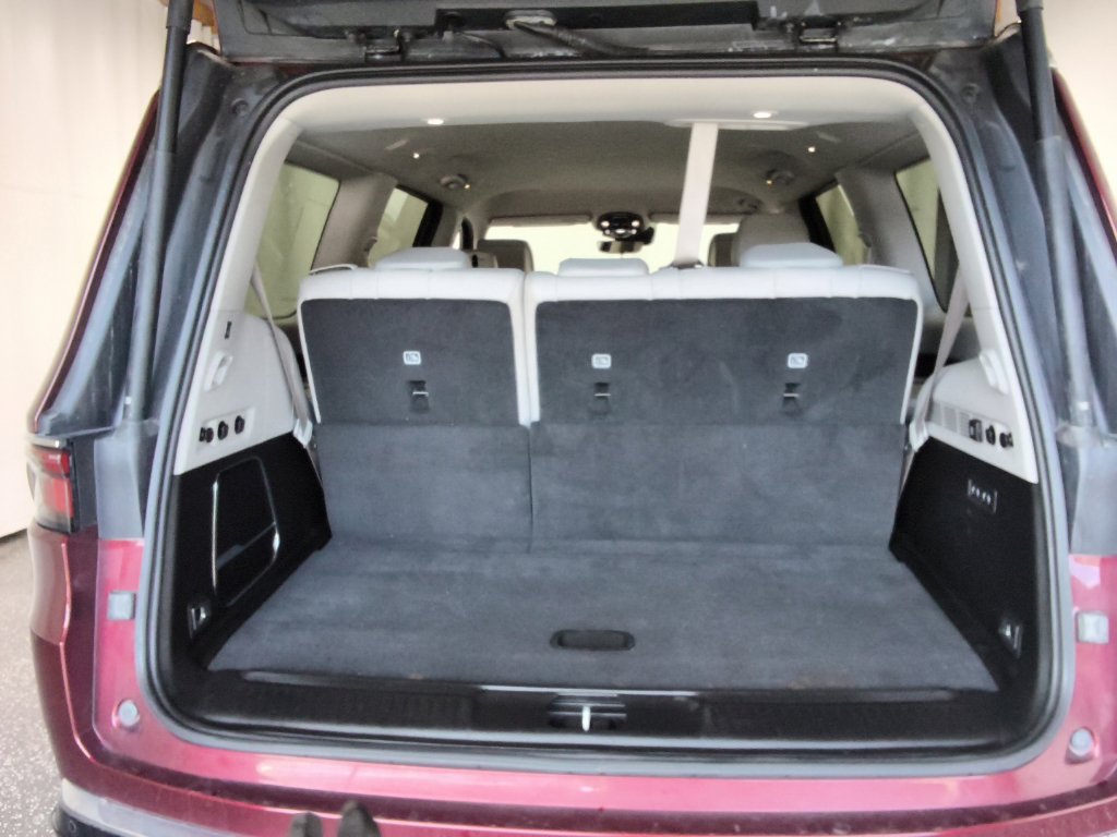 Used 2022 Jeep Wagoneer Series III w/ Flexible Seating Group AWD/4WD image 16