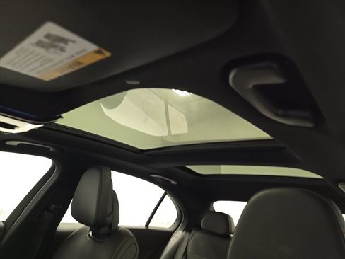 Used 2023 Mercedes-Benz C 300 Sedan image 5