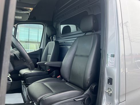 Used 2024 Mercedes-Benz Sprinter 144 Cargo image 17