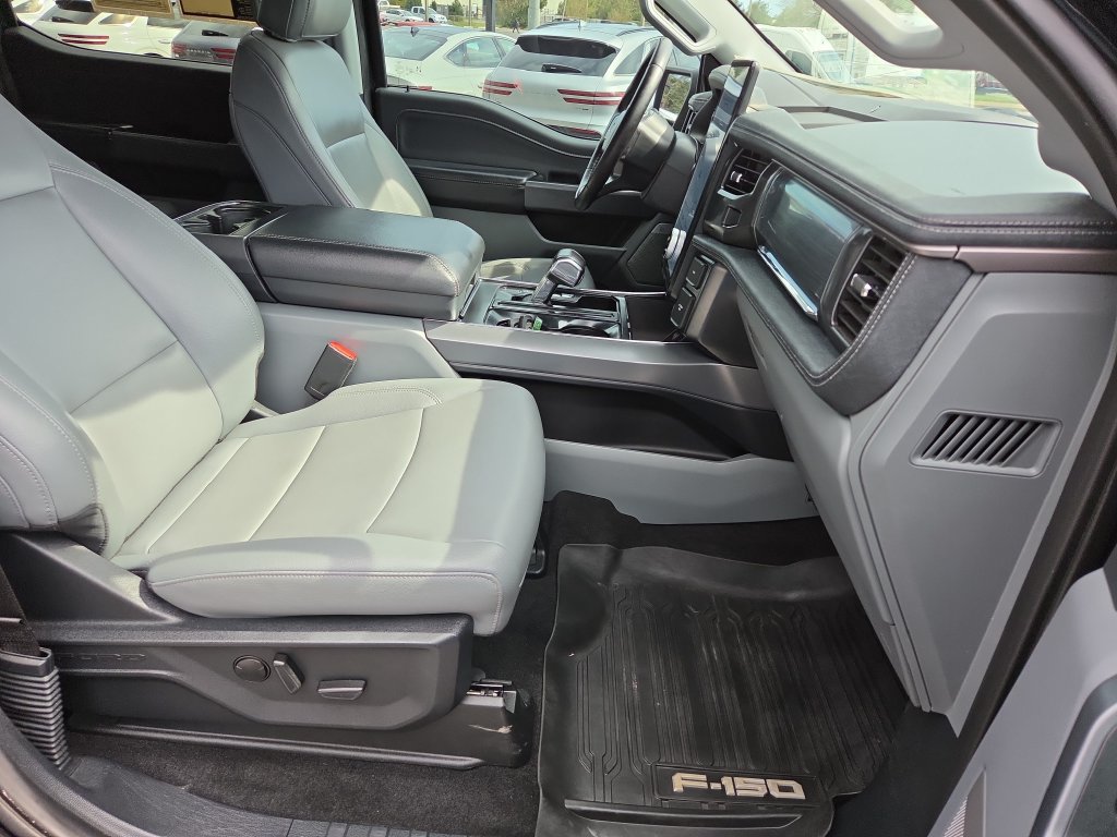 Used 2025 Ford F150 Lightning Flash AWD/4WD image 34
