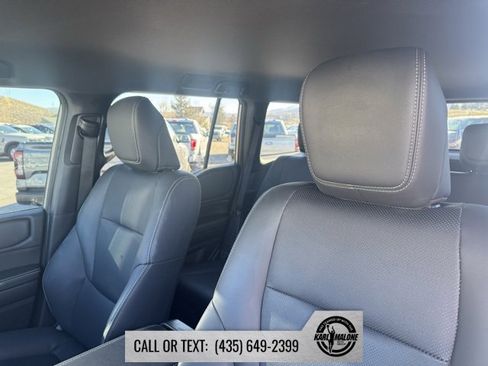 Used 2025 Toyota Land Cruiser image 17