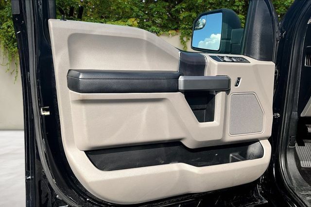 Used 2017 Ford F150 XLT AWD/4WD image 18