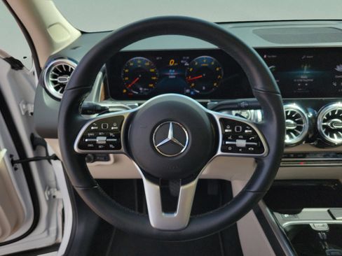 Used 2023 Mercedes-Benz GLB 250 4MATIC image 28