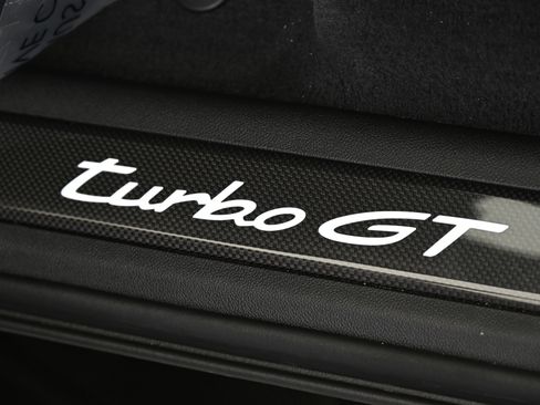 Used 2025 Porsche Cayenne Turbo GT image 27