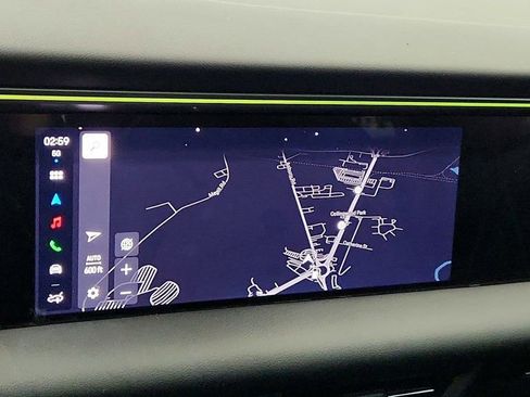 Used 2025 Porsche Macan Electric w/ Premium Package image 18