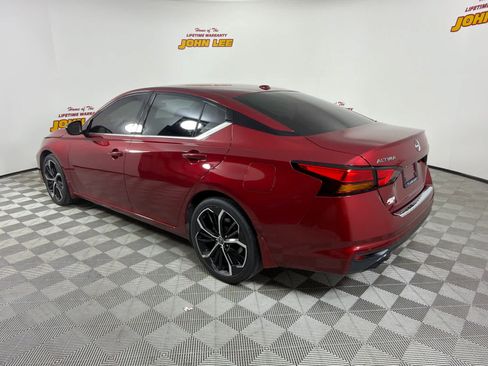 Used 2023 Nissan Altima 2.5 SR w/ SR Premium Package FWD image 3