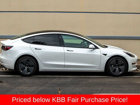 Used 2022 Tesla Model 3 Long Range AWD/4WD image 9