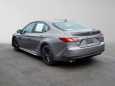 Used 2025 Toyota Camry SE FWD image 5