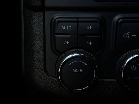 Used 2025 Chevrolet Tahoe Z71 AWD/4WD image 28