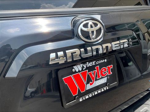 Used 2023 Toyota 4Runner SR5 Premium w/ Moonroof Package AWD/4WD image 24