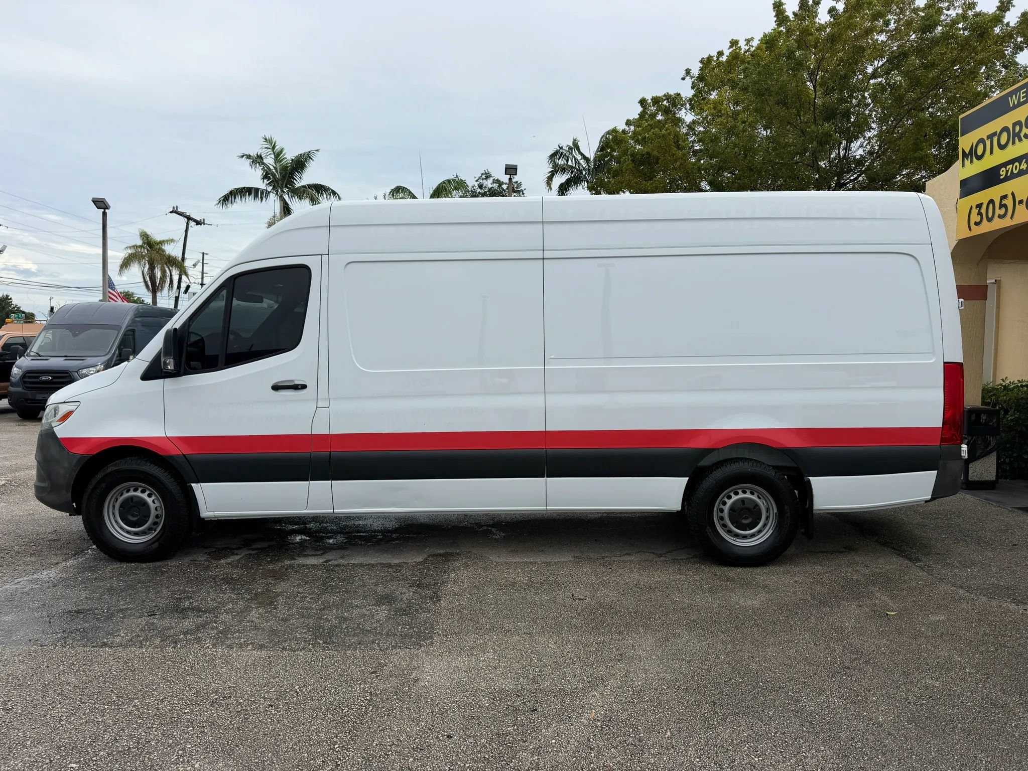 Used 2022 Mercedes-Benz Sprinter 2500 image 2