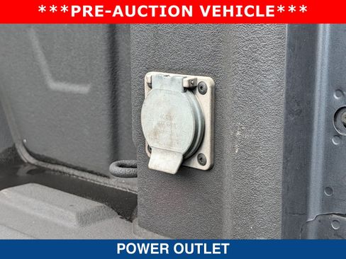 Used 2020 Chevrolet Silverado 1500 Custom w/ Custom Value Package RWD image 15