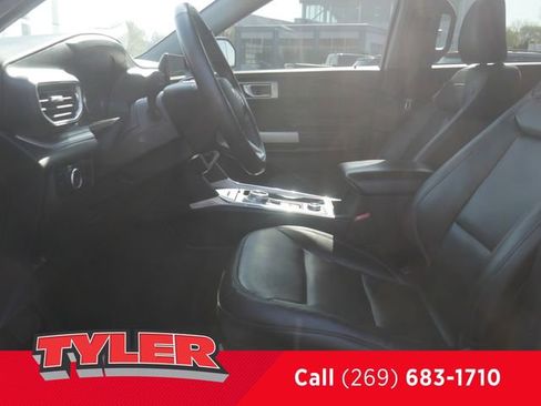 Used 2023 Ford Explorer XLT w/ Equipment Group 202A AWD/4WD image 41