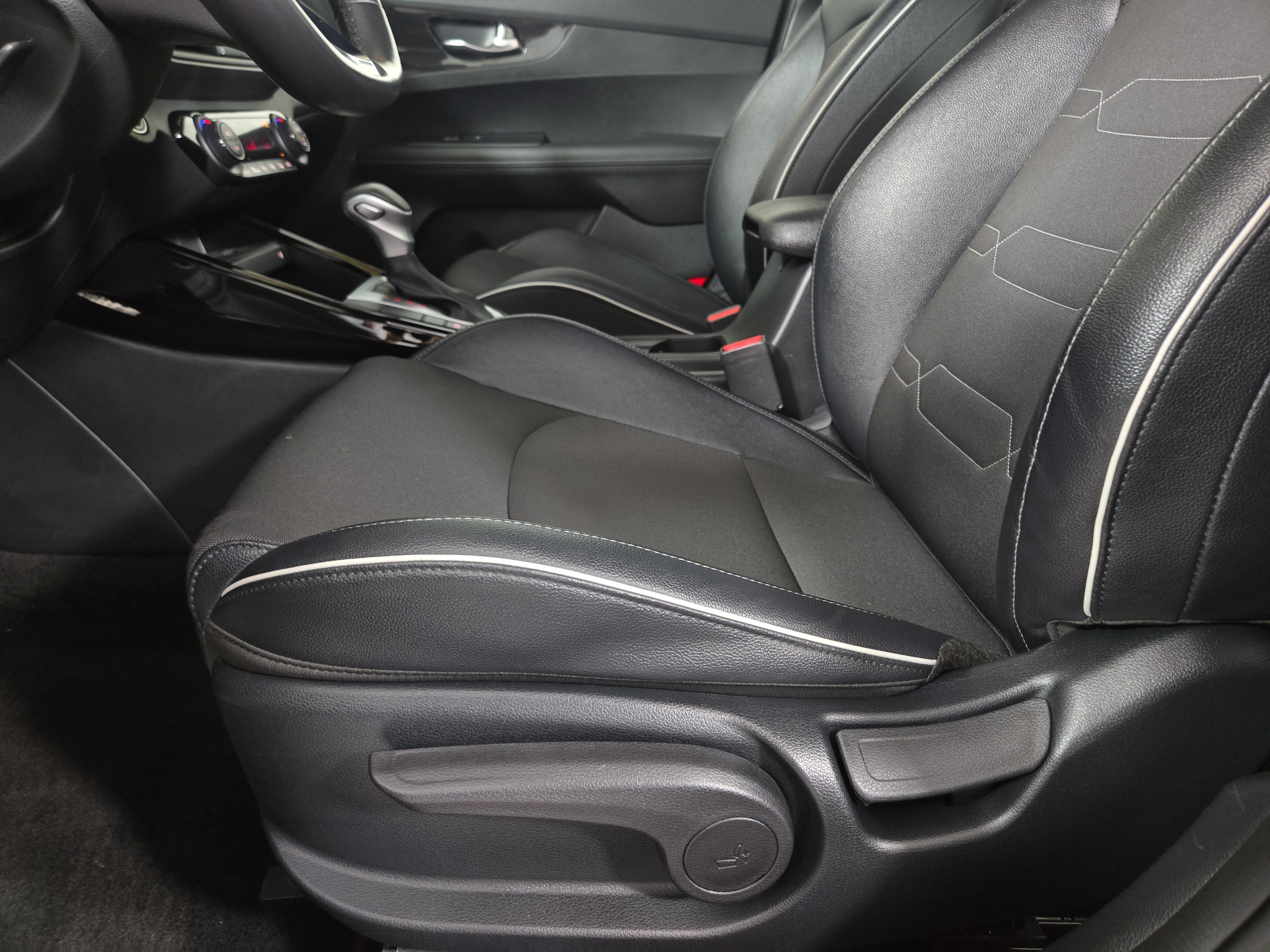 Used 2024 Kia Forte GT-Line w/ GT-Line Premium Package FWD image 31