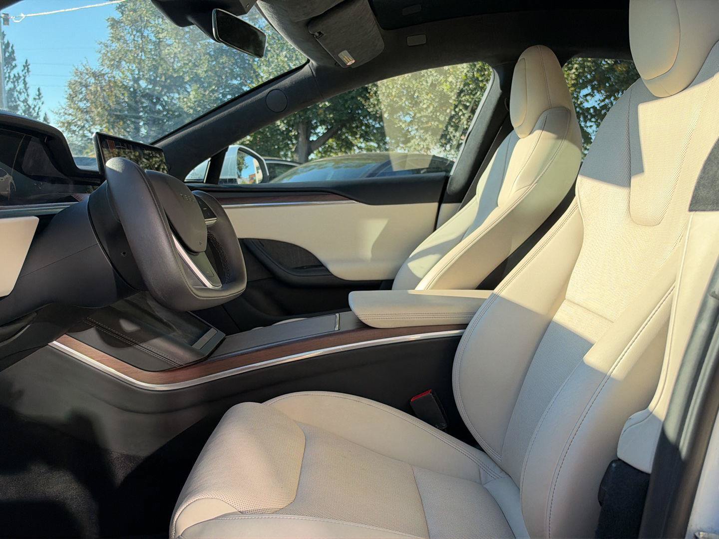 Used 2022 Tesla Model S AWD/4WD image 16