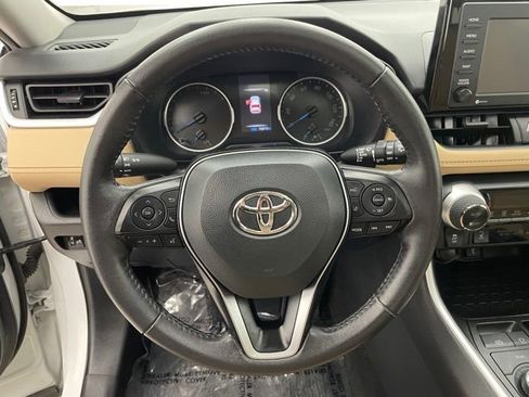 Used 2022 Toyota RAV4 XLE w/ Convenience Package AWD/4WD image 11