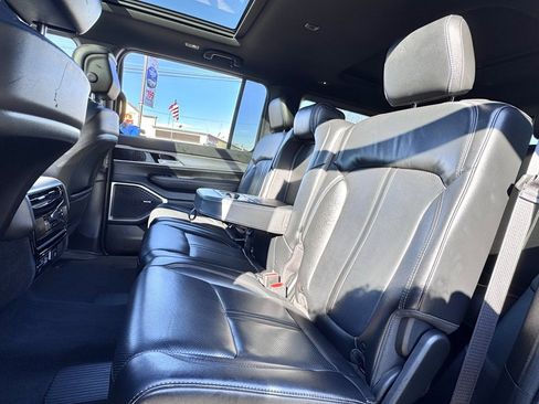 Used 2022 Jeep Wagoneer Series I image 16