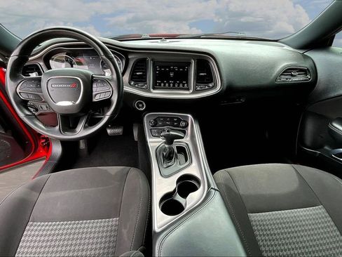 Used 2022 Dodge Challenger GT RWD image 9