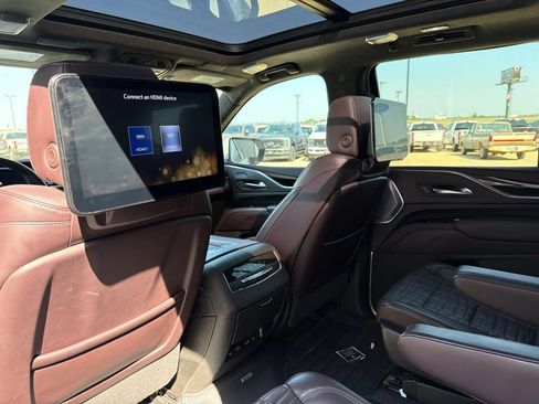 Used 2023 Cadillac Escalade Sport Platinum AWD/4WD image 14