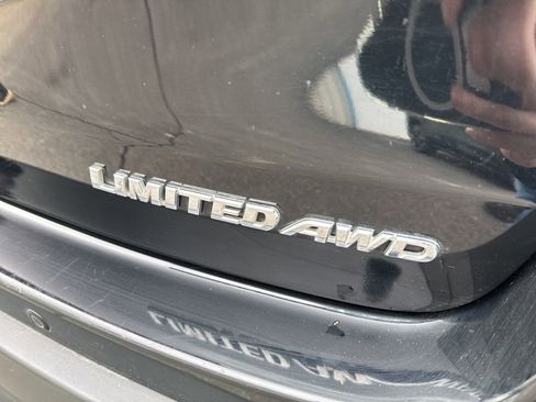 Used 2015 Toyota Highlander Limited image 10