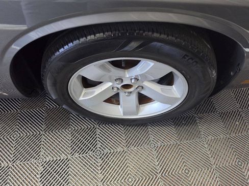 Used 2012 Dodge Challenger SXT RWD image 21