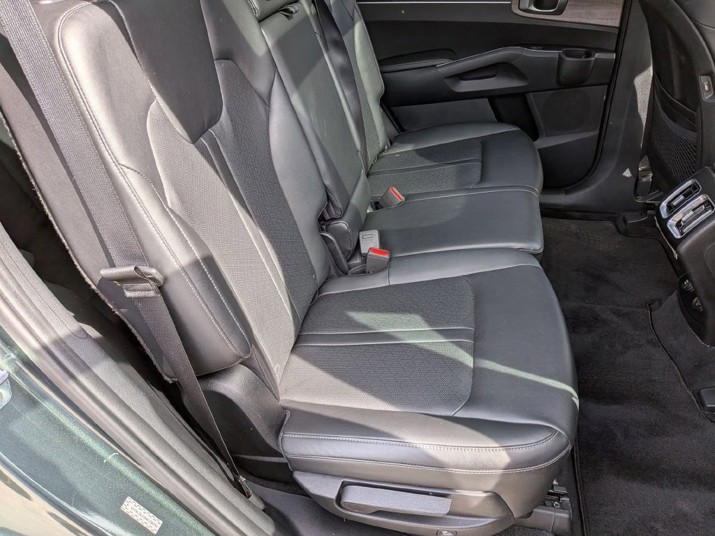 Used 2022 Kia Sorento S w/ Panoramic Sunroof Package AWD/4WD image 27