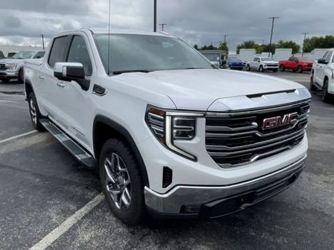Used 2023 GMC Sierra 1500 SLT w/ SLT Convenience Package AWD/4WD image 4