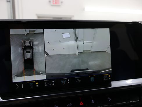 Used 2024 Chevrolet Silverado 3500 LT w/ Z71 Sport Edition image 15