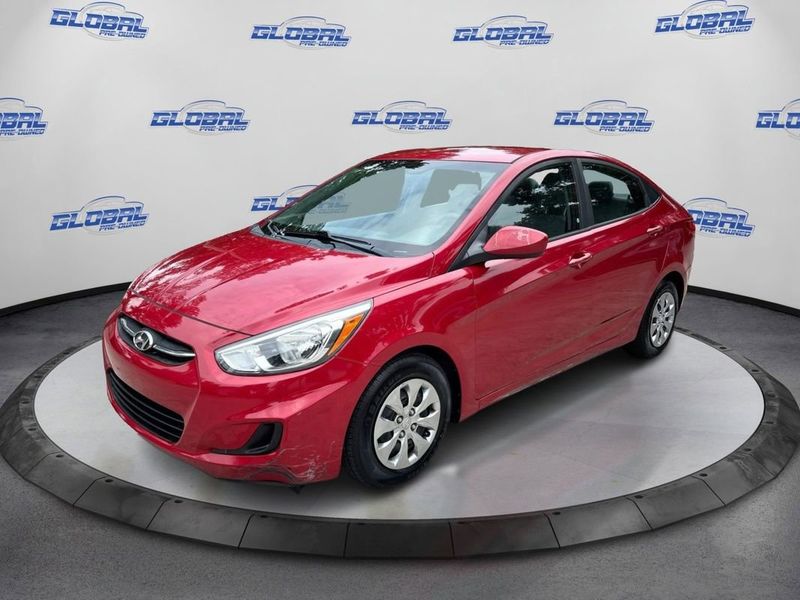 Used 2017 Hyundai Accent SE image 1