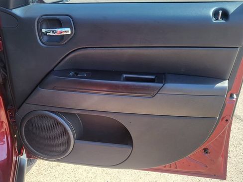 Used 2014 Jeep Patriot Latitude FWD image 18