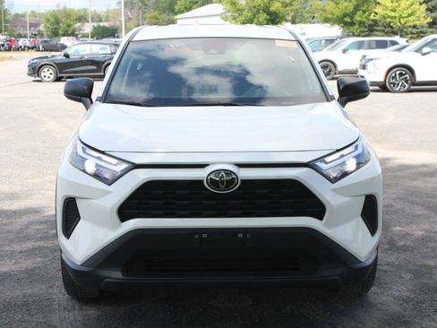 Used 2025 Toyota RAV4 LE AWD/4WD image 2