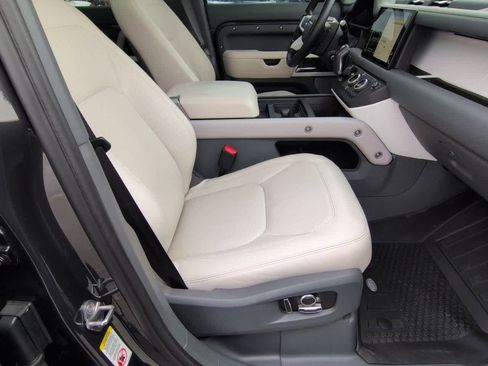 Used 2024 Land Rover Defender 130 S image 24