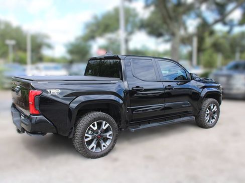 Used 2024 Toyota Tacoma TRD Sport AWD/4WD image 9