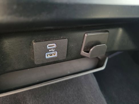 Used 2023 Ford F150 XLT image 9