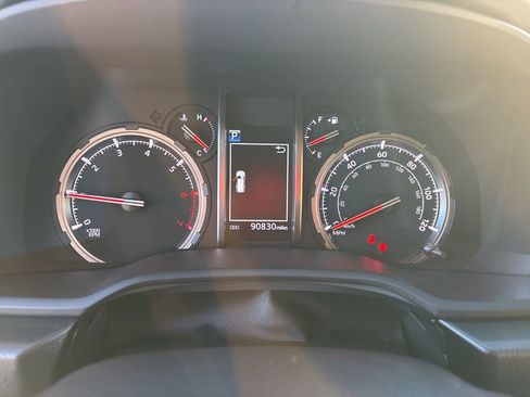 Used 2021 Toyota 4Runner Limited image 17