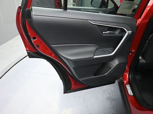 Used 2025 Toyota RAV4 SE w/ Weather & Moonroof Package image 10